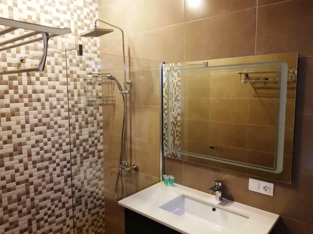 Apart Hotel Avlabari Yard Tbilisi Bagian luar foto