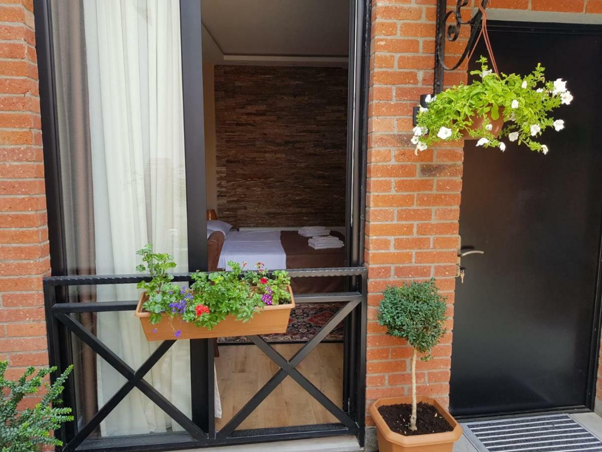 Apart Hotel Avlabari Yard Tbilisi Bagian luar foto